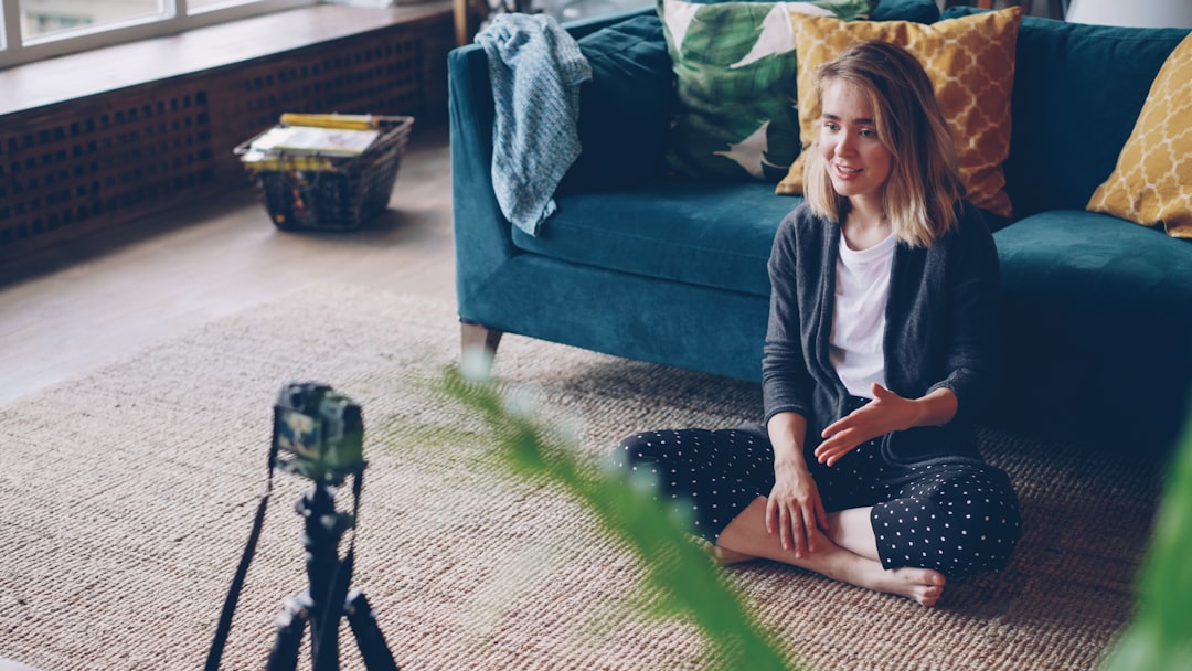 Stay in the Stream: Why Short URLs are Live Commerce Gold